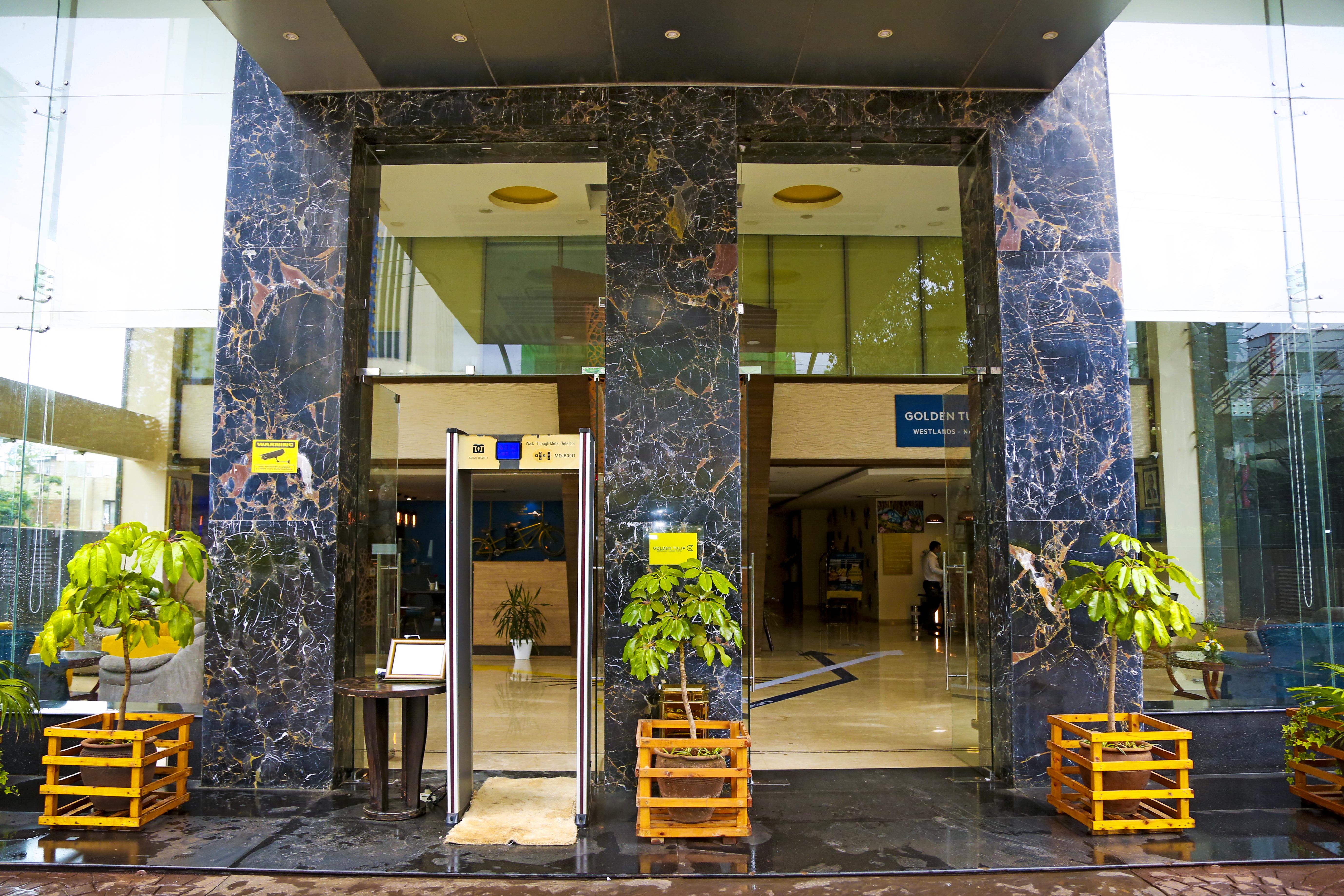 Готель Golden Tulip Westlands Найробі Екстер'єр фото